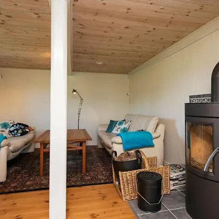 Four-bedroom Holiday In Hojer *